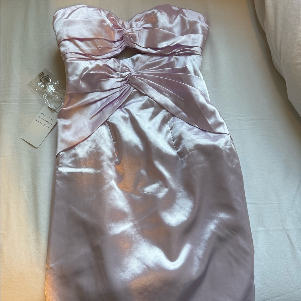 Chic Strapless Satin Dress in Light Purple